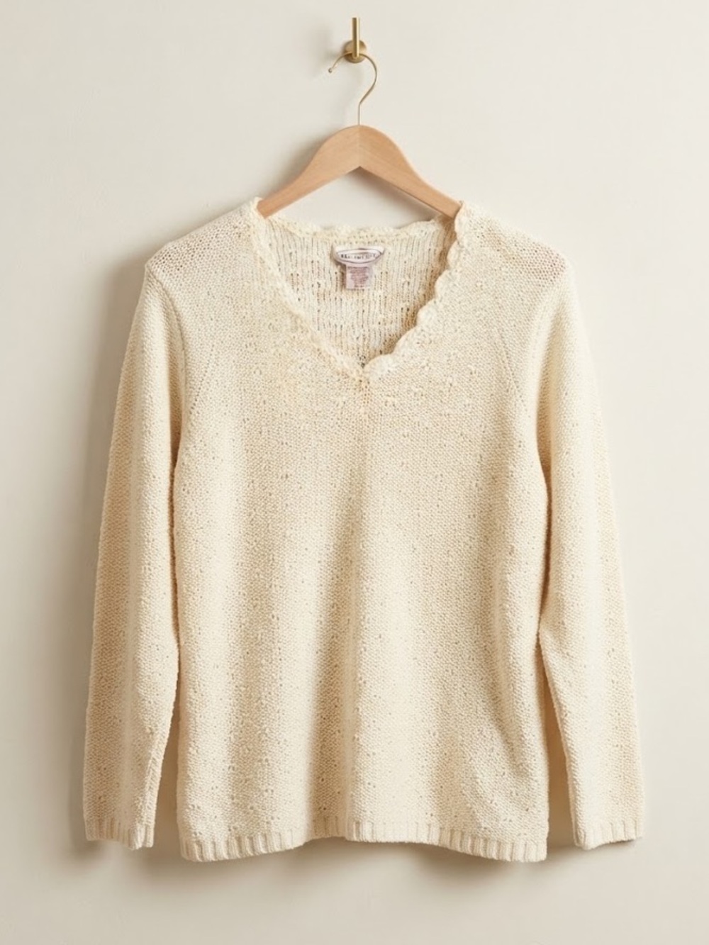 NORTHERN REFLECTIONS Vintage White Knit Cotton V-Neck Scallop Sweater - Sz M